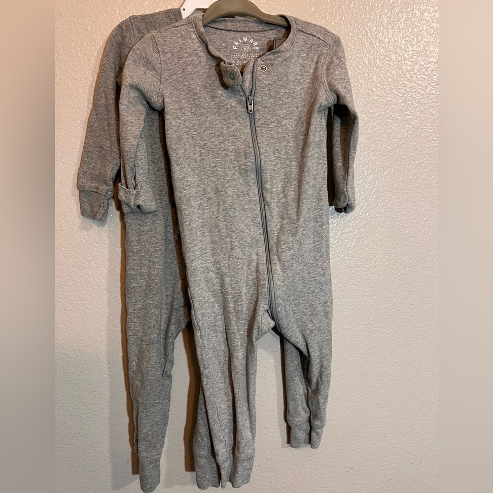 Sold—12-18M Unisex Gray Pajamas for Toddler/Baby - Zip-Up One Piece Footless